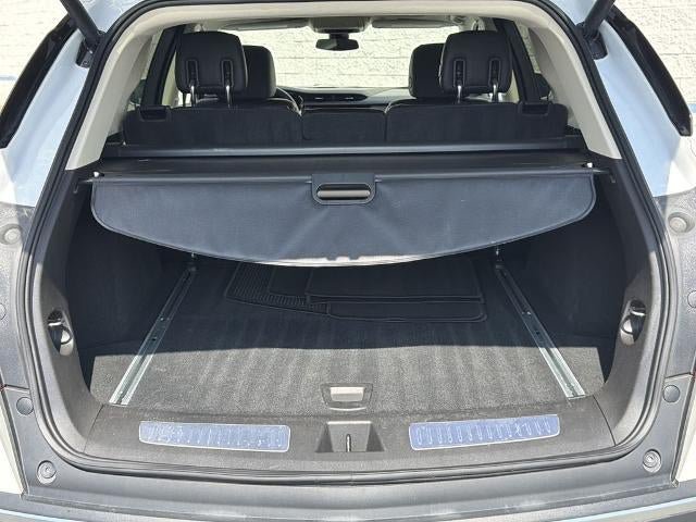 Used 2017 Cadillac XT5 Luxury w/ Driver Awareness Package FWD image 18