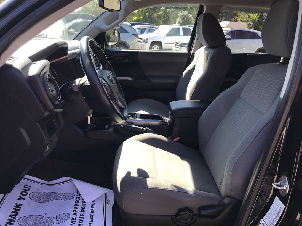 Used 2017 Toyota Tacoma SR5 AWD/4WD image 24