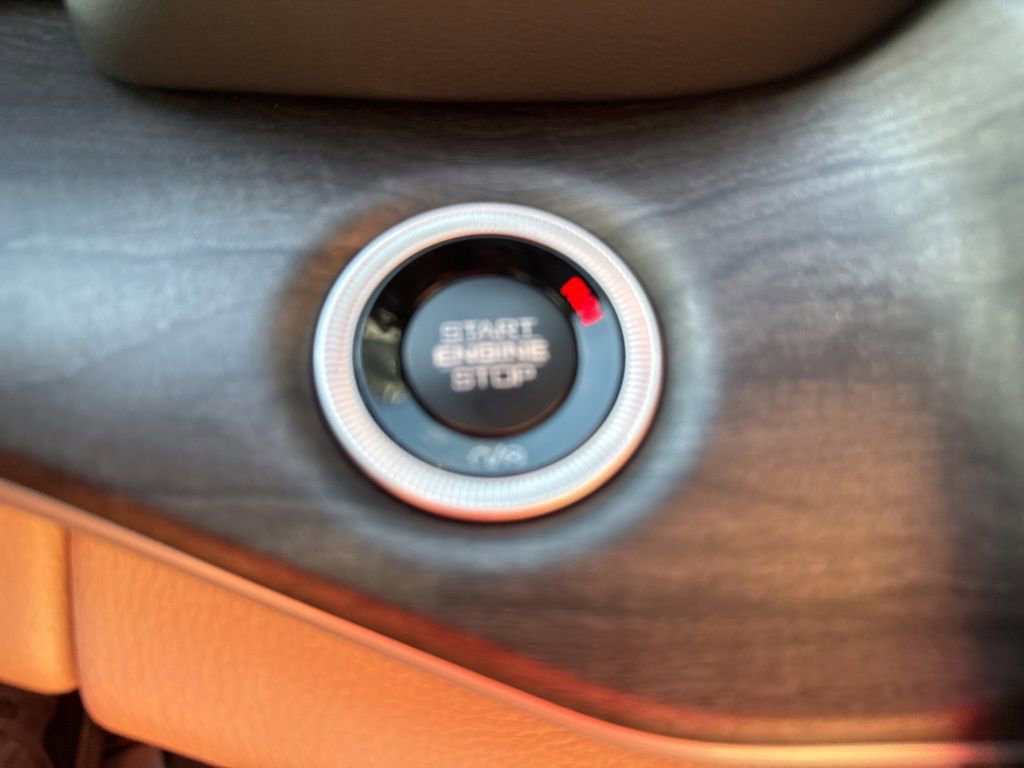 New 2025 Jeep Grand Cherokee L Limited image 30