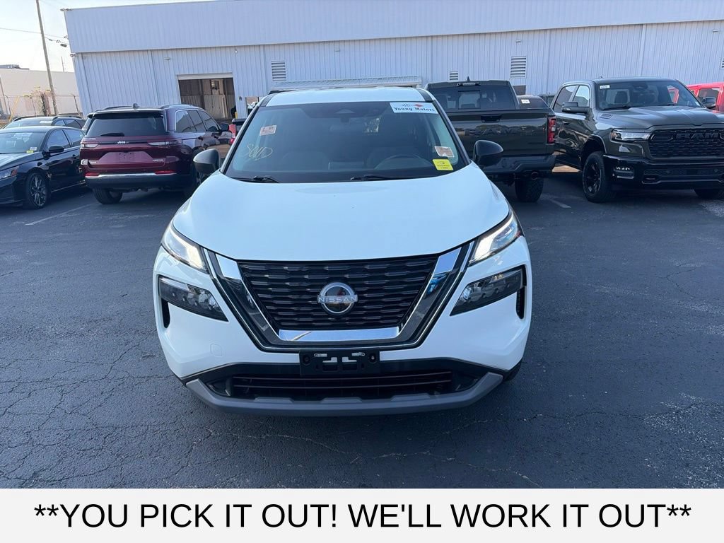 Used 2022 Nissan Rogue S AWD/4WD image 2