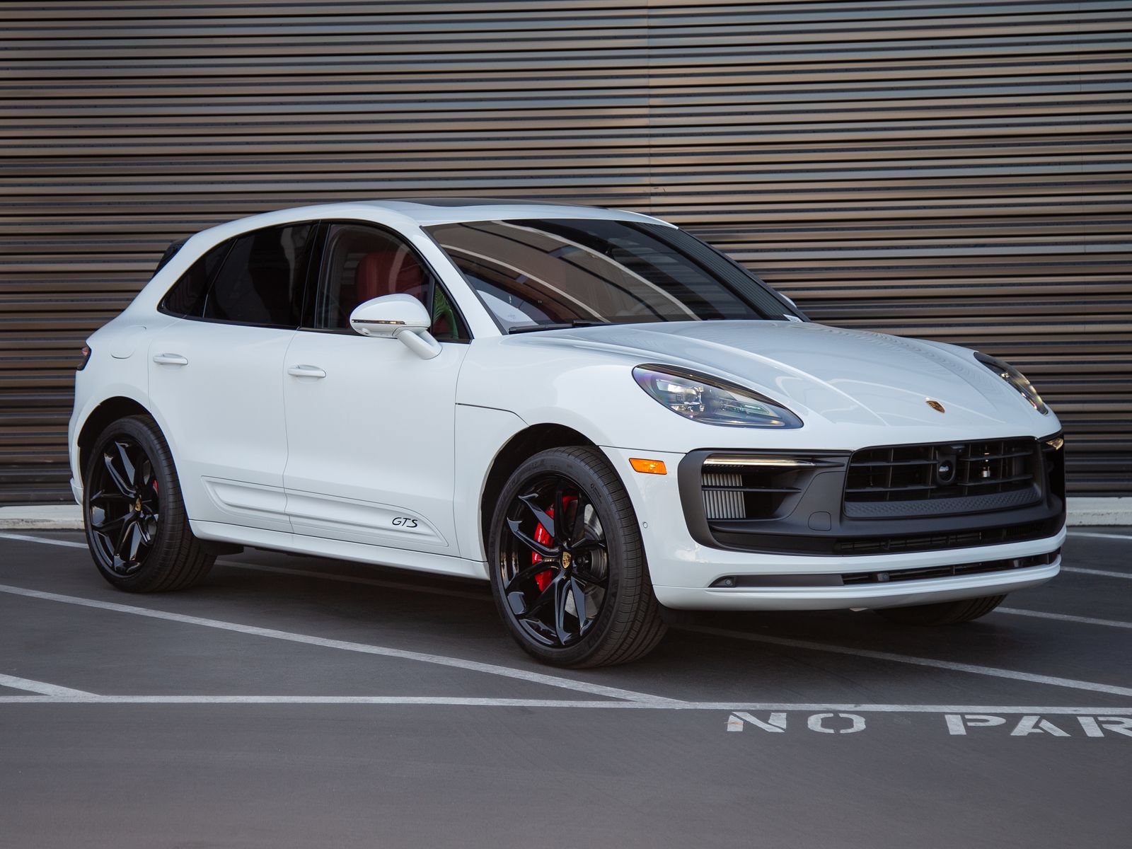 New 2026 Porsche Macan GTS AWD/4WD image 9