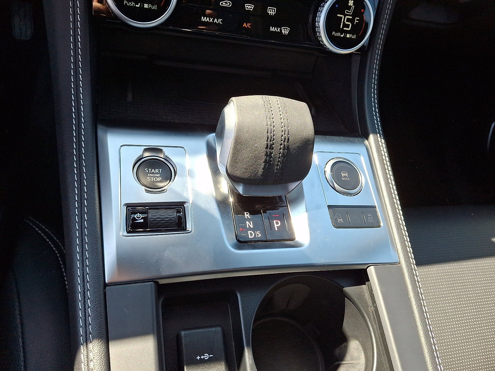 Used 2026 Jaguar F-PACE R-Dynamic S image 15