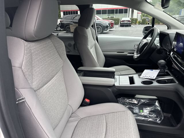 New 2026 Toyota Sienna LE AWD/4WD image 29