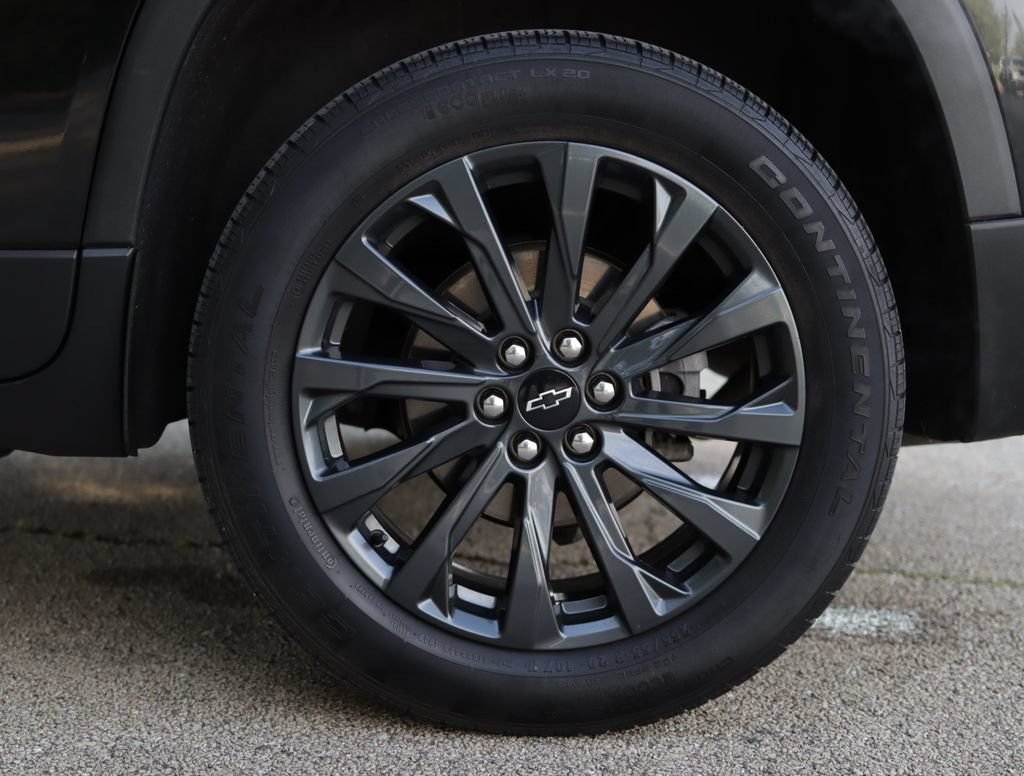 Used 2023 Chevrolet Traverse RS FWD image 41