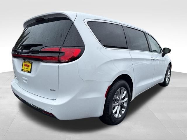 New 2026 Chrysler Pacifica Select AWD/4WD image 7