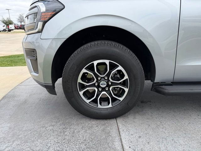 Certified 2024 Ford Expedition Max XLT image 4
