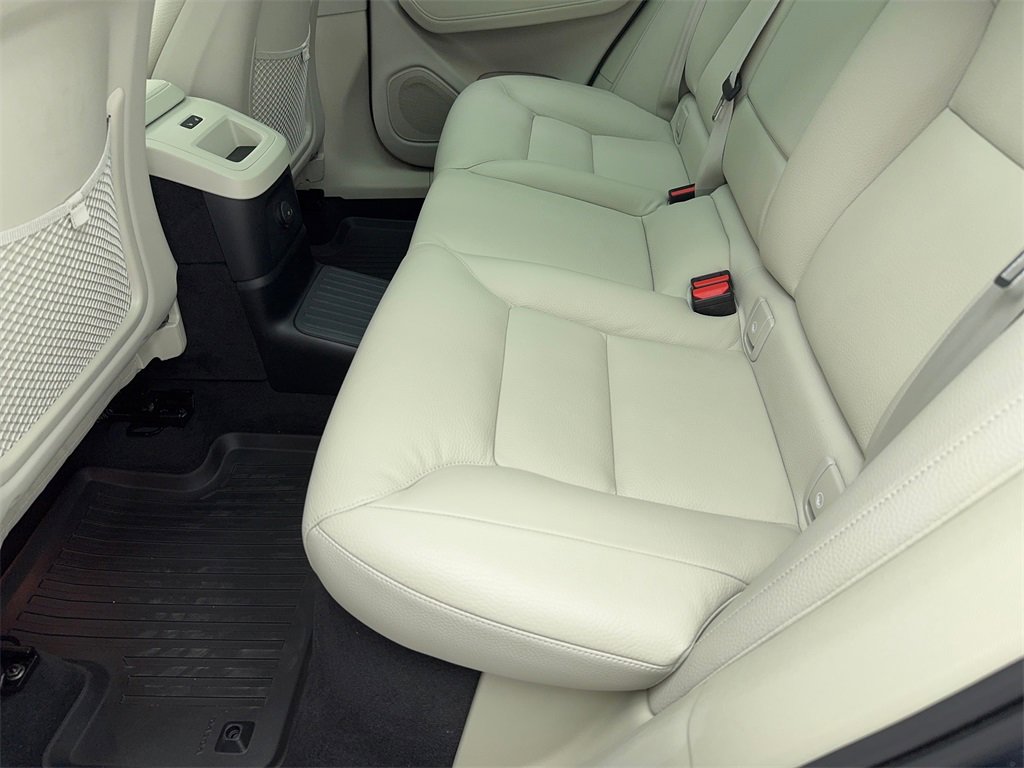 Used 2025 Volvo XC60 T8 Plus w/ Protection Package Premier image 41