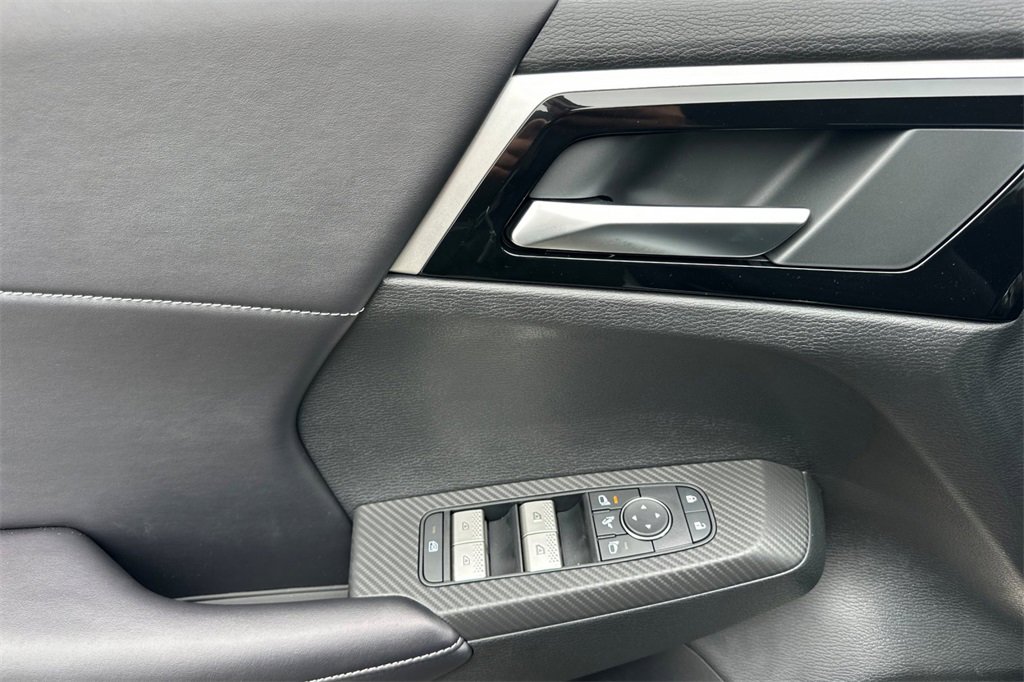 New 2025 Mitsubishi Outlander SE image 12