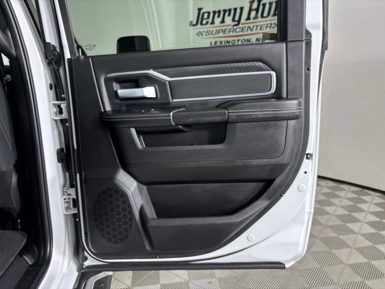 Used 2025 RAM 2500 Big Horn AWD/4WD image 25