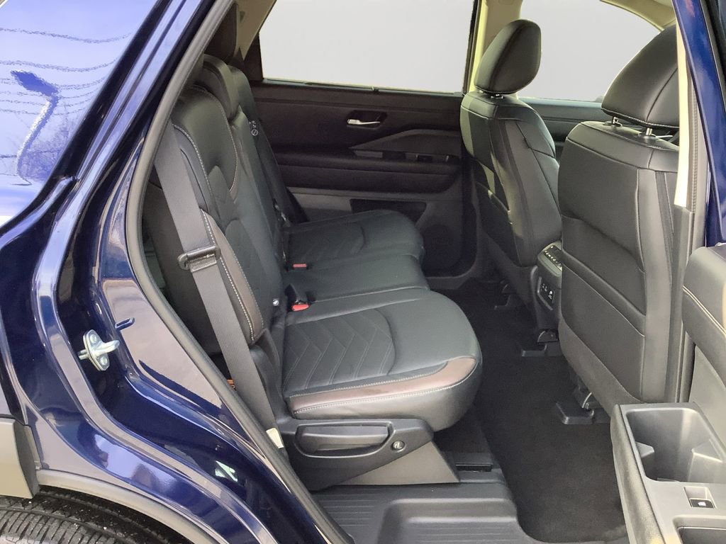 Used 2024 Nissan Pathfinder Platinum w/ Cargo Package image 13
