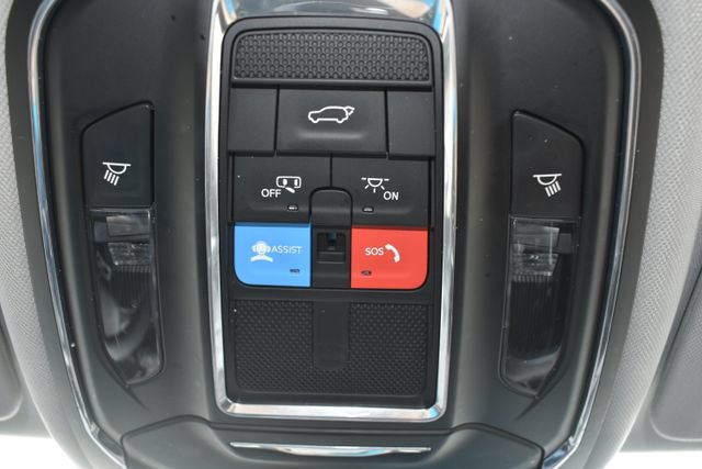 Used 2023 Jeep Grand Cherokee Limited AWD/4WD image 34