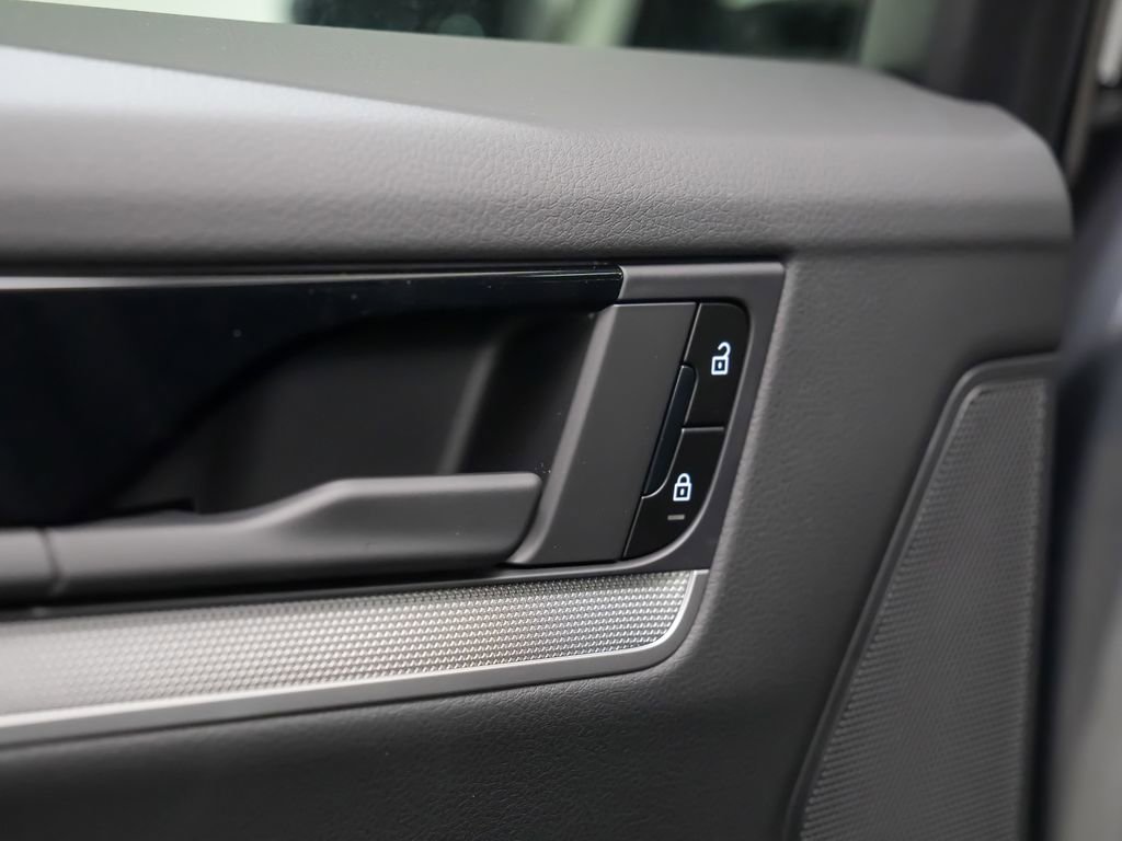 New 2026 Porsche Cayenne Coupe image 13