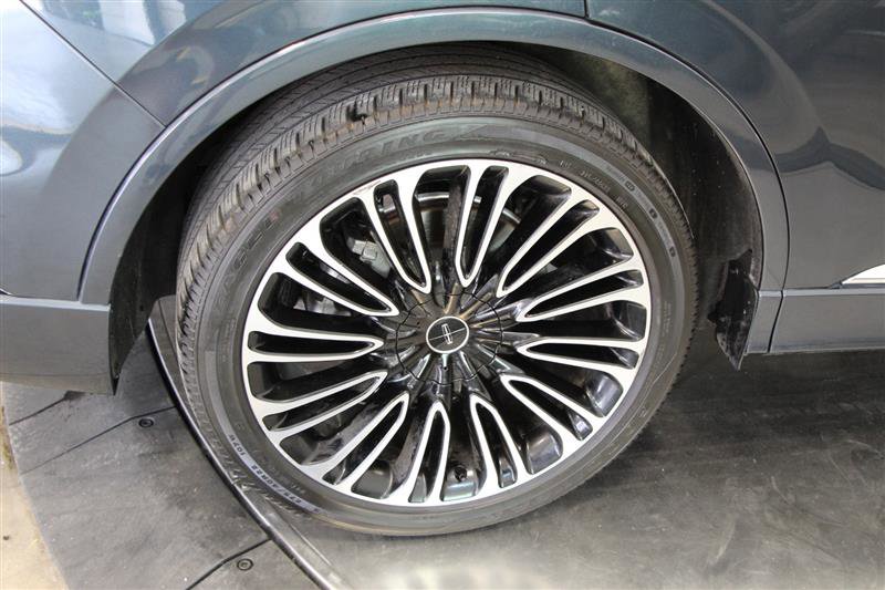 Used 2023 Lincoln Aviator Black Label w/ Class IV Trailer Tow Package image 37