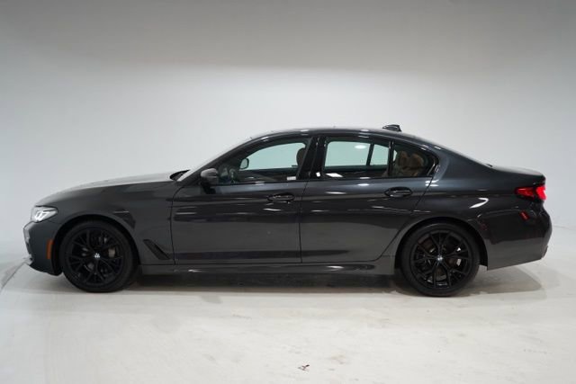 Used 2023 BMW 540i xDrive w/ M Sport Package image 4