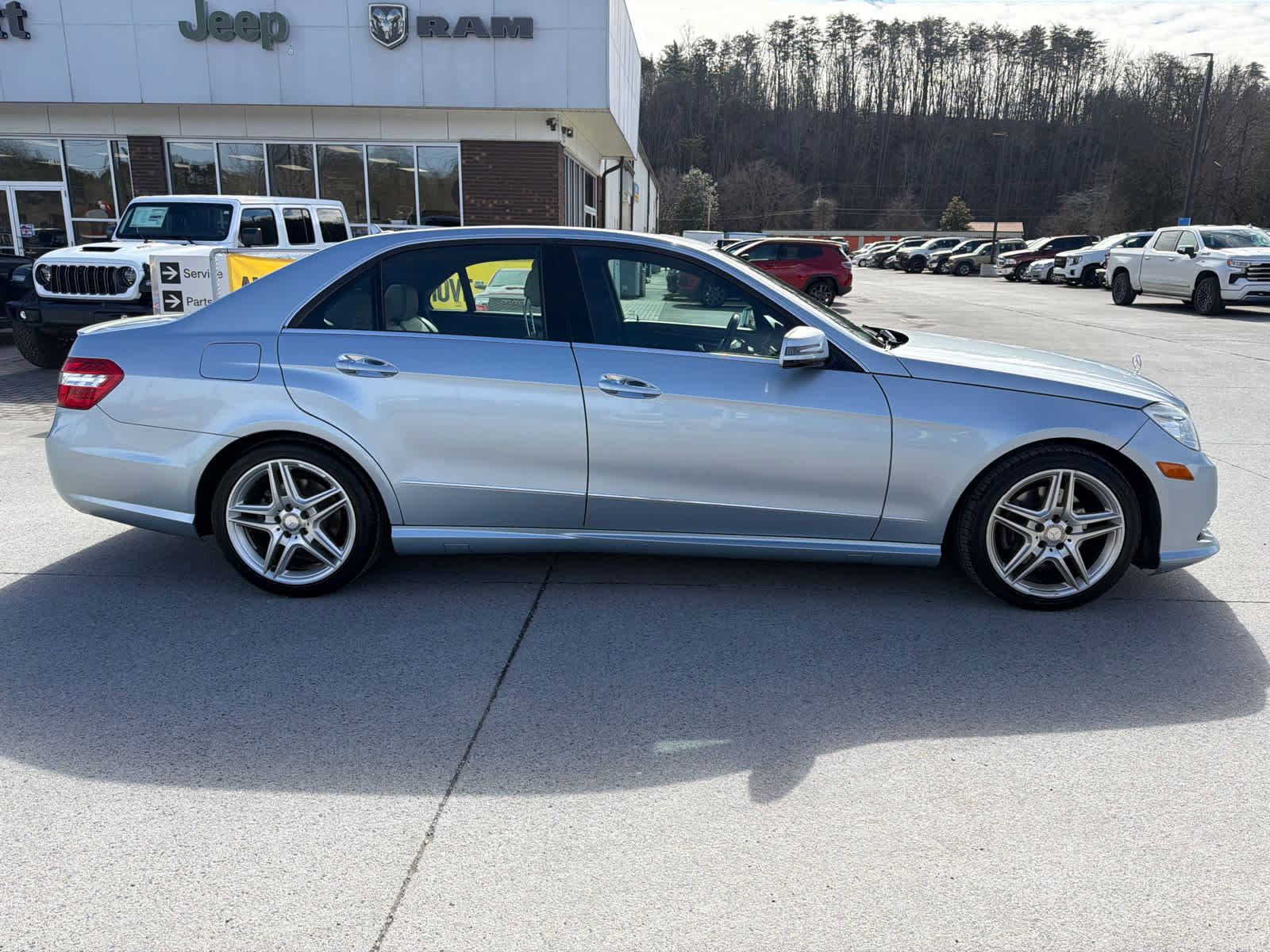 Used 2013 Mercedes-Benz E 350 4MATIC Sedan image 5