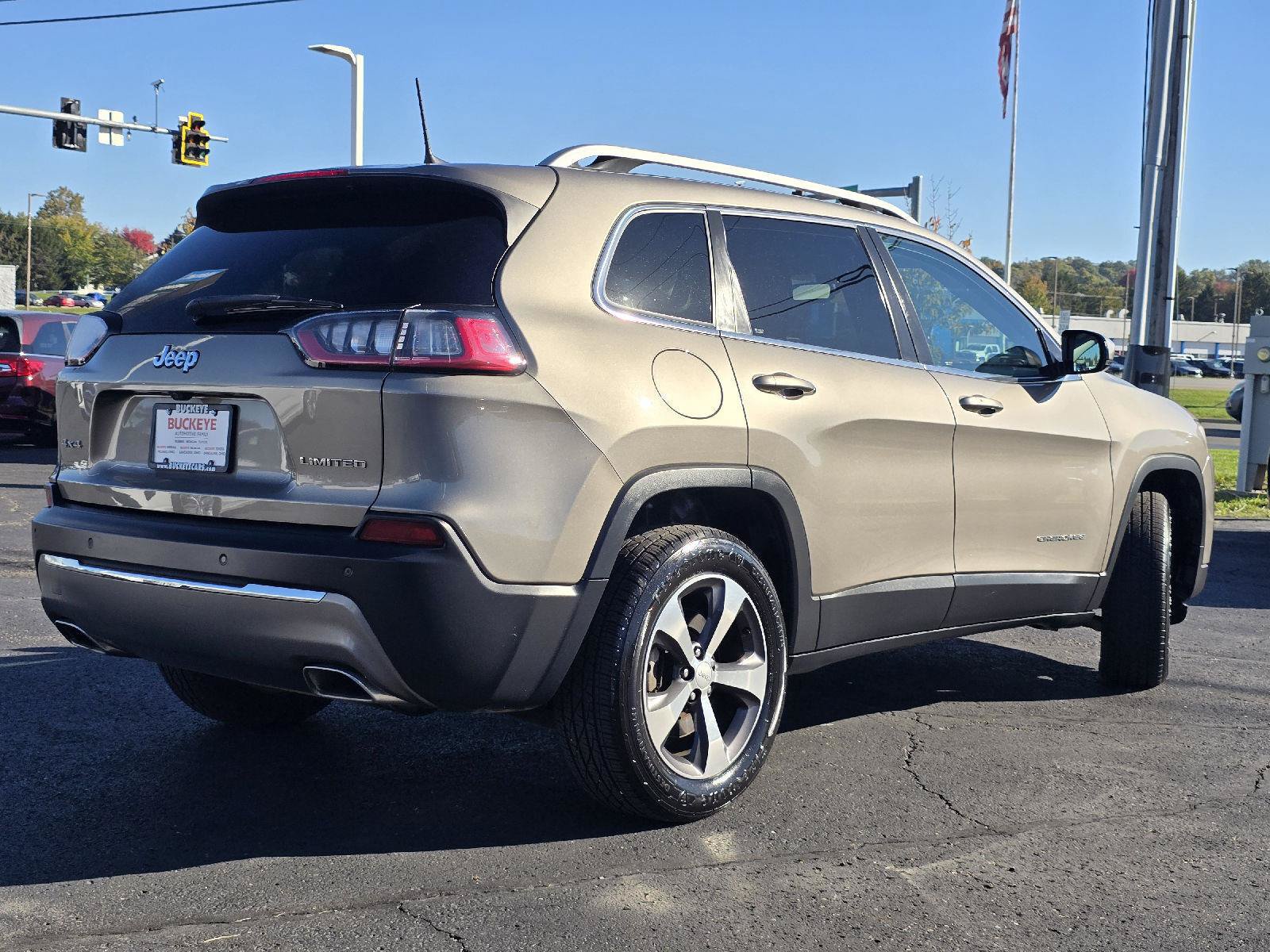Used 2019 Jeep Cherokee Limited AWD/4WD image 7