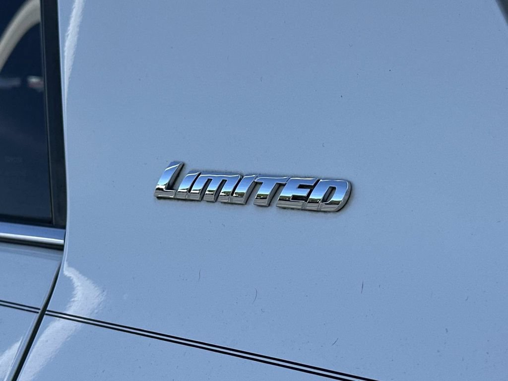 Used 2019 Toyota 4Runner Limited AWD/4WD image 13