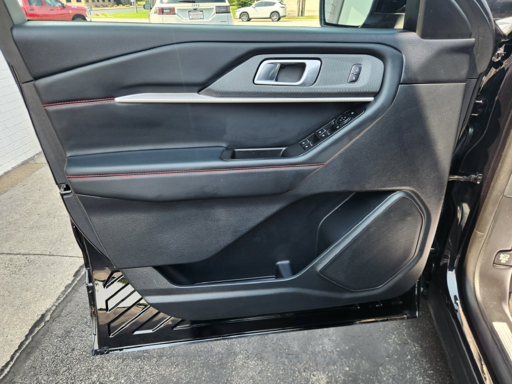 Used 2025 Ford Explorer ST-Line AWD/4WD image 26
