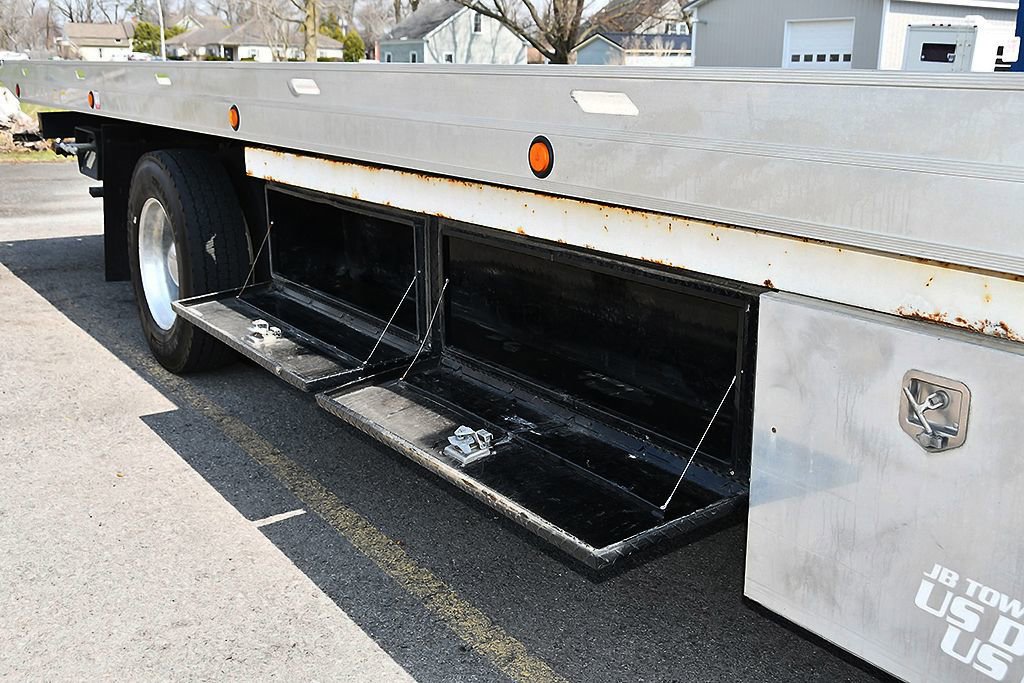 Used 2018 Ford F750 2WD Regular Cab Super Duty image 13