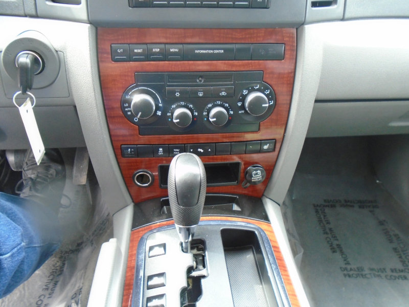 Used 2005 Jeep Grand Cherokee Limited AWD/4WD image 17