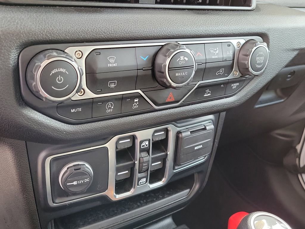 Used 2024 Jeep Wrangler Sport S image 29