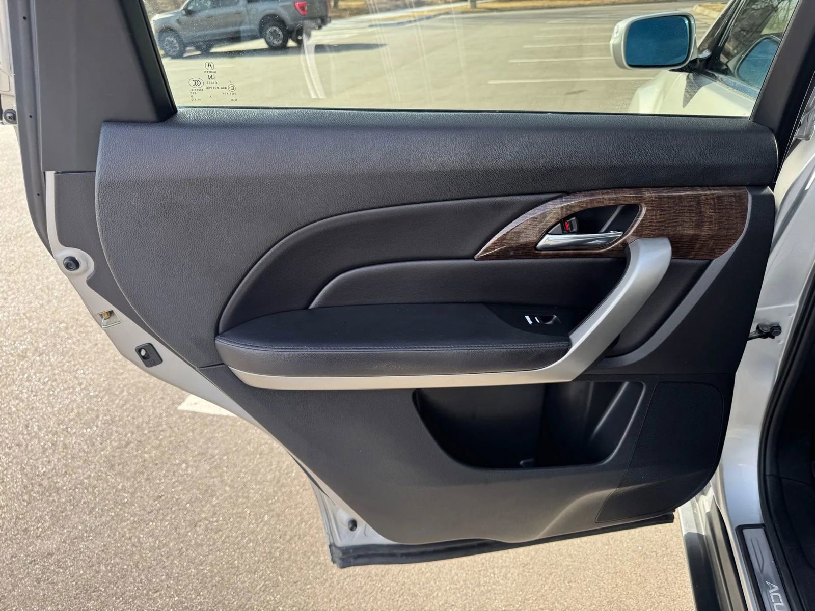 Used 2011 Acura MDX w/ Technology & Entertainment image 10