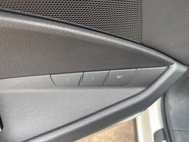 Used 2023 Audi e-tron Premium Plus w/ Premium Plus Package image 14