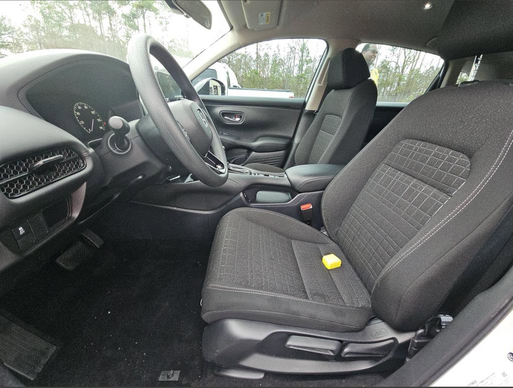 Used 2025 Honda HR-V LX image 11