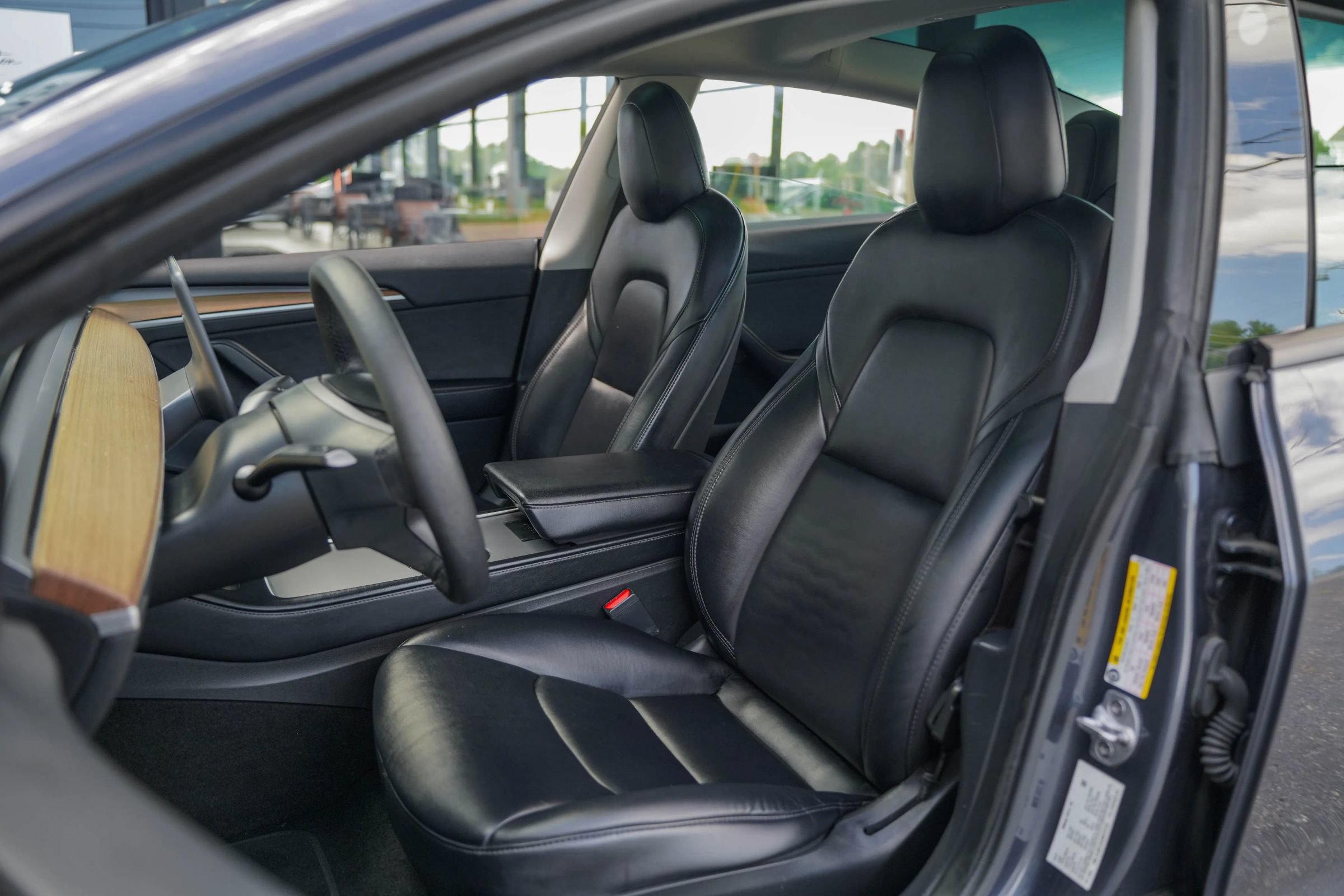 Used 2022 Tesla Model 3 Standard Range RWD image 12