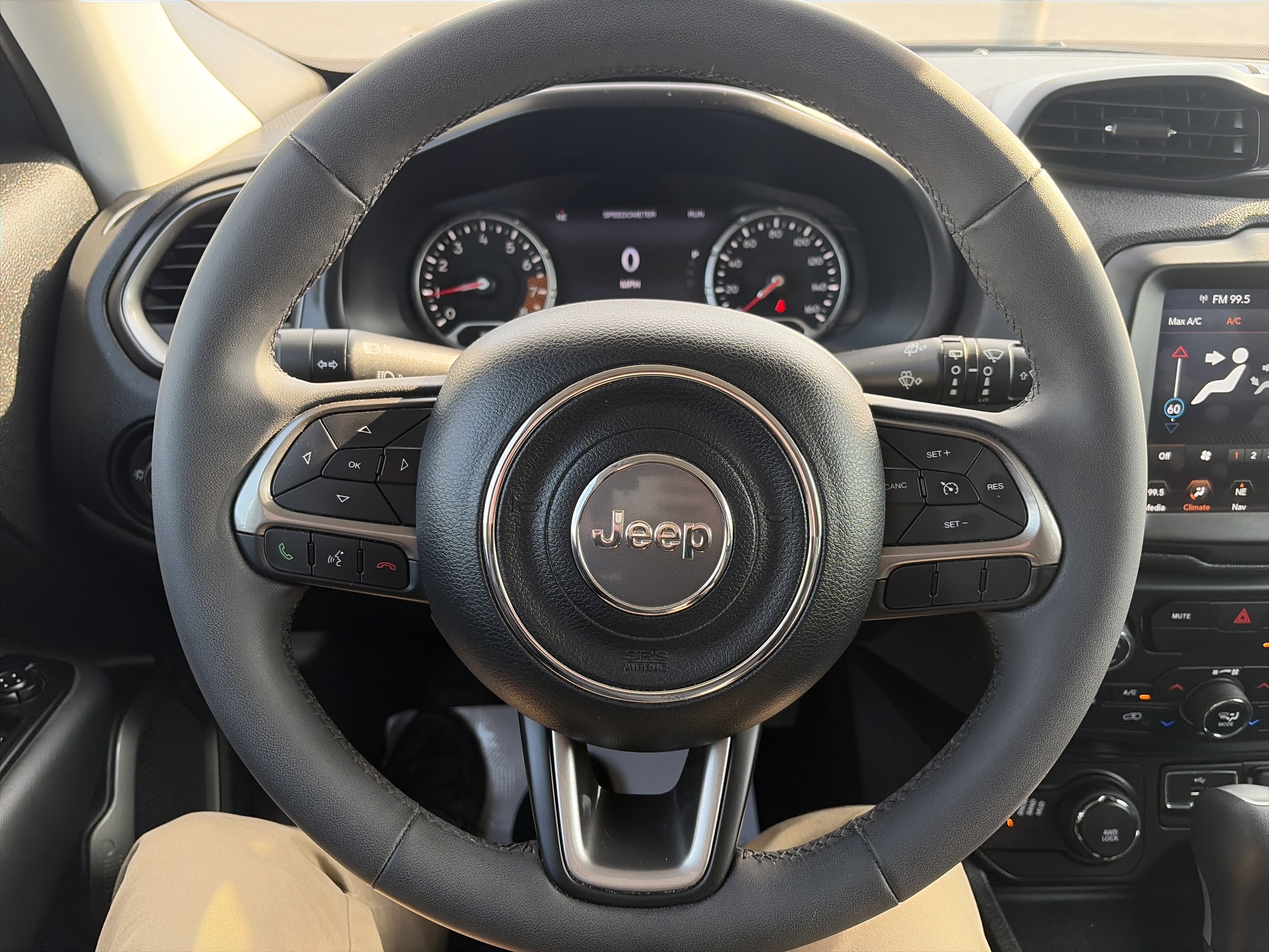 Used 2022 Jeep Renegade Latitude AWD/4WD image 17