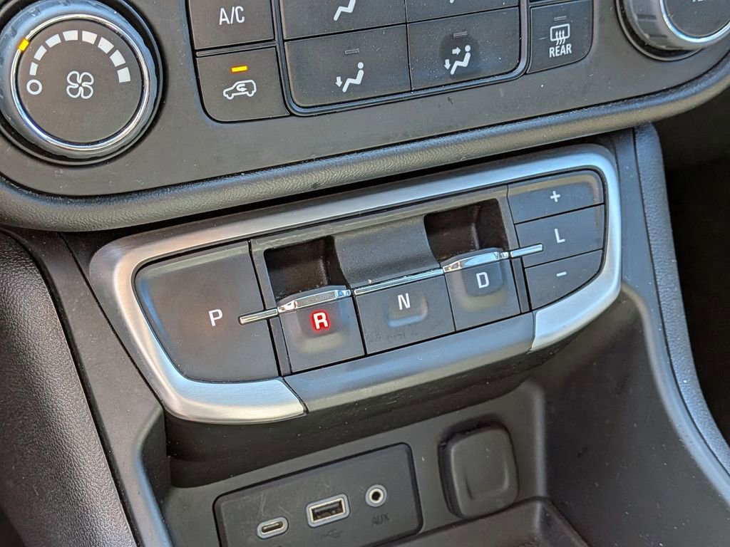 Used 2024 GMC Terrain SLE FWD image 19