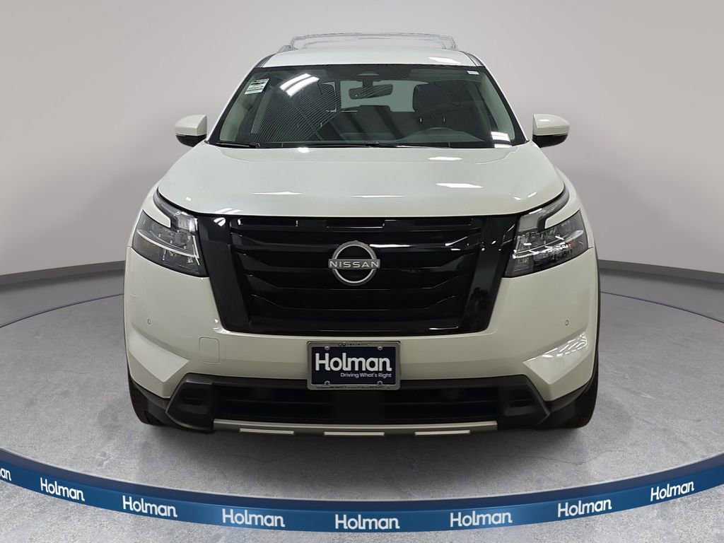 Used 2023 Nissan Pathfinder SL w/ Black Appearance Package AWD/4WD image 3