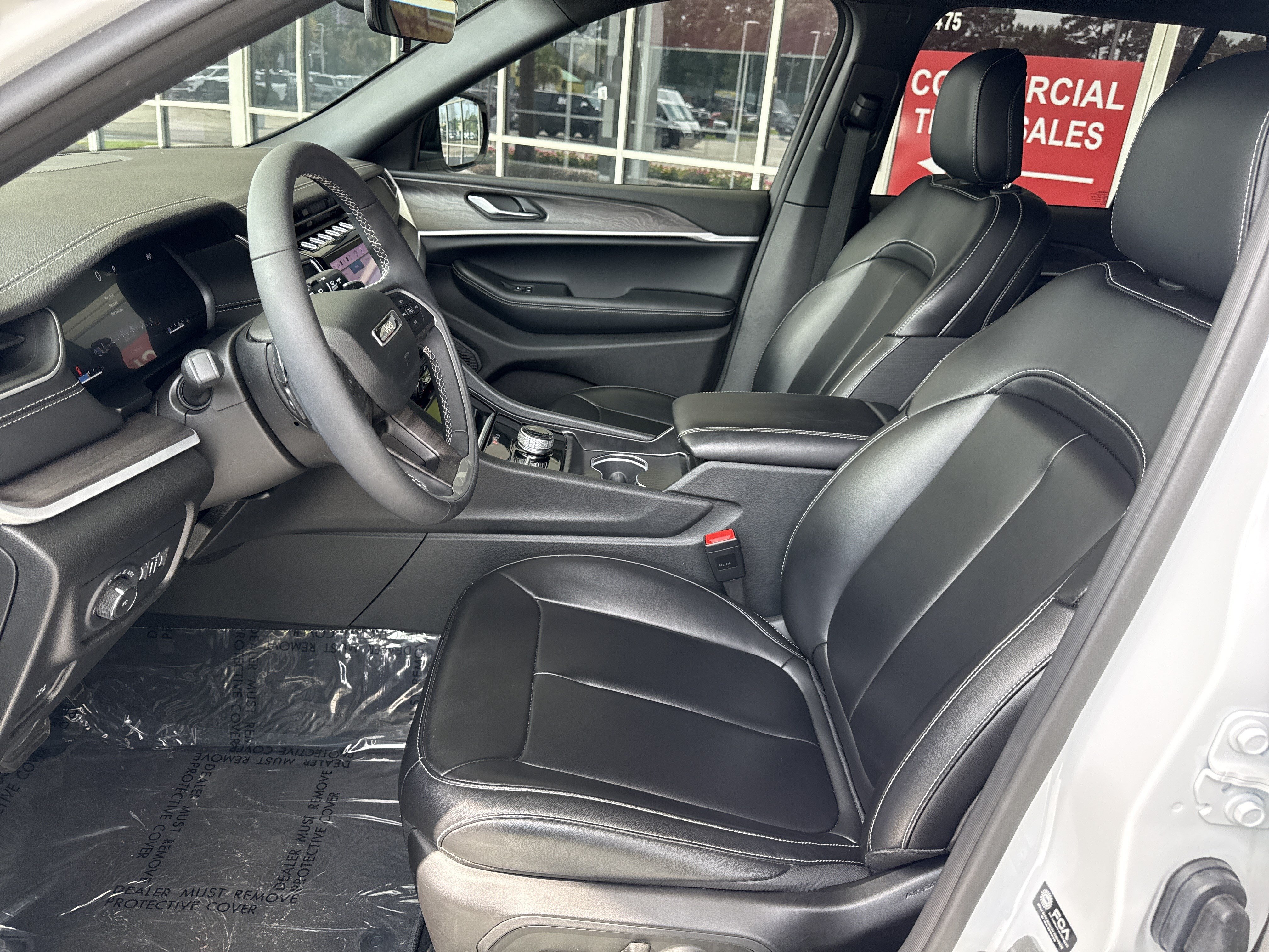 Used 2025 Jeep Grand Cherokee Limited AWD/4WD image 15