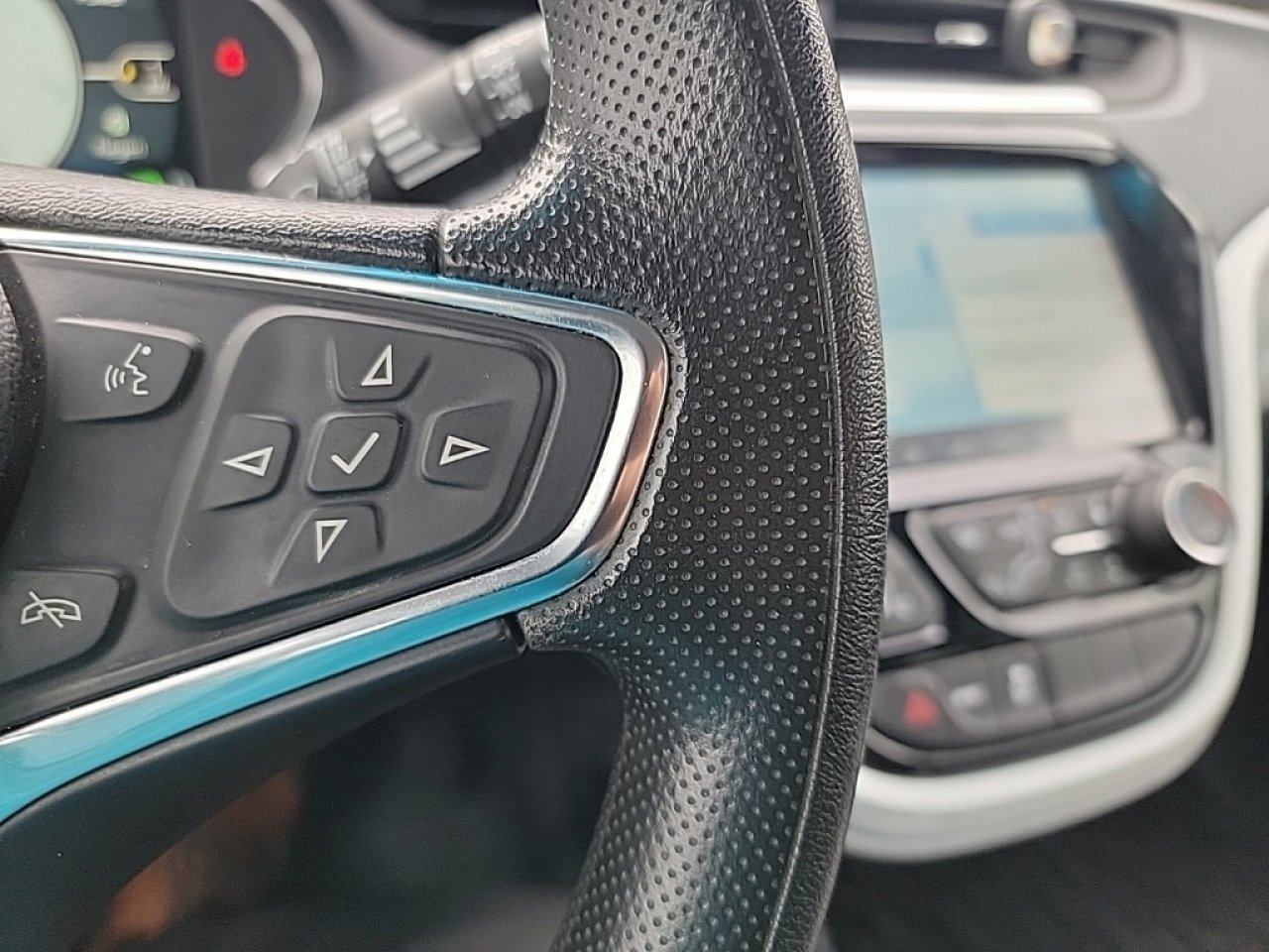 Used 2020 Chevrolet Bolt LT image 20