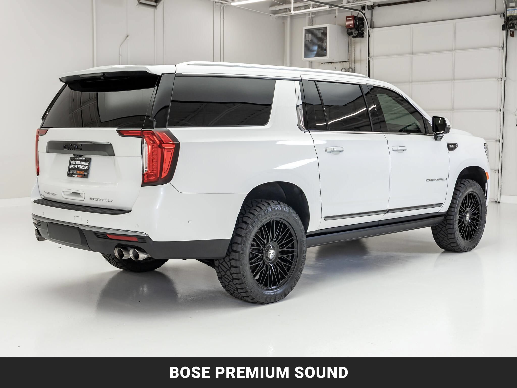 Used 2024 GMC Yukon XL Denali Ultimate AWD/4WD image 10