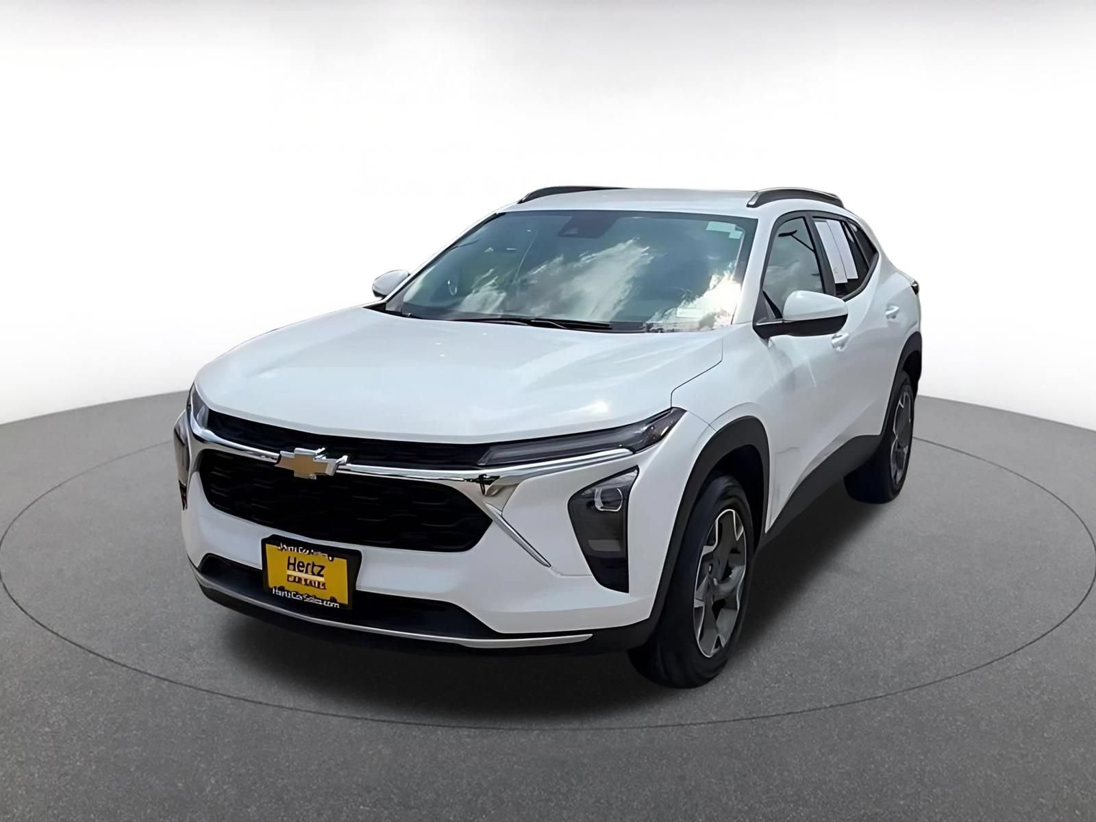 Used 2025 Chevrolet Trax LT FWD image 7
