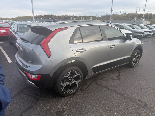 Used 2023 Kia Niro EX Touring FWD image 3