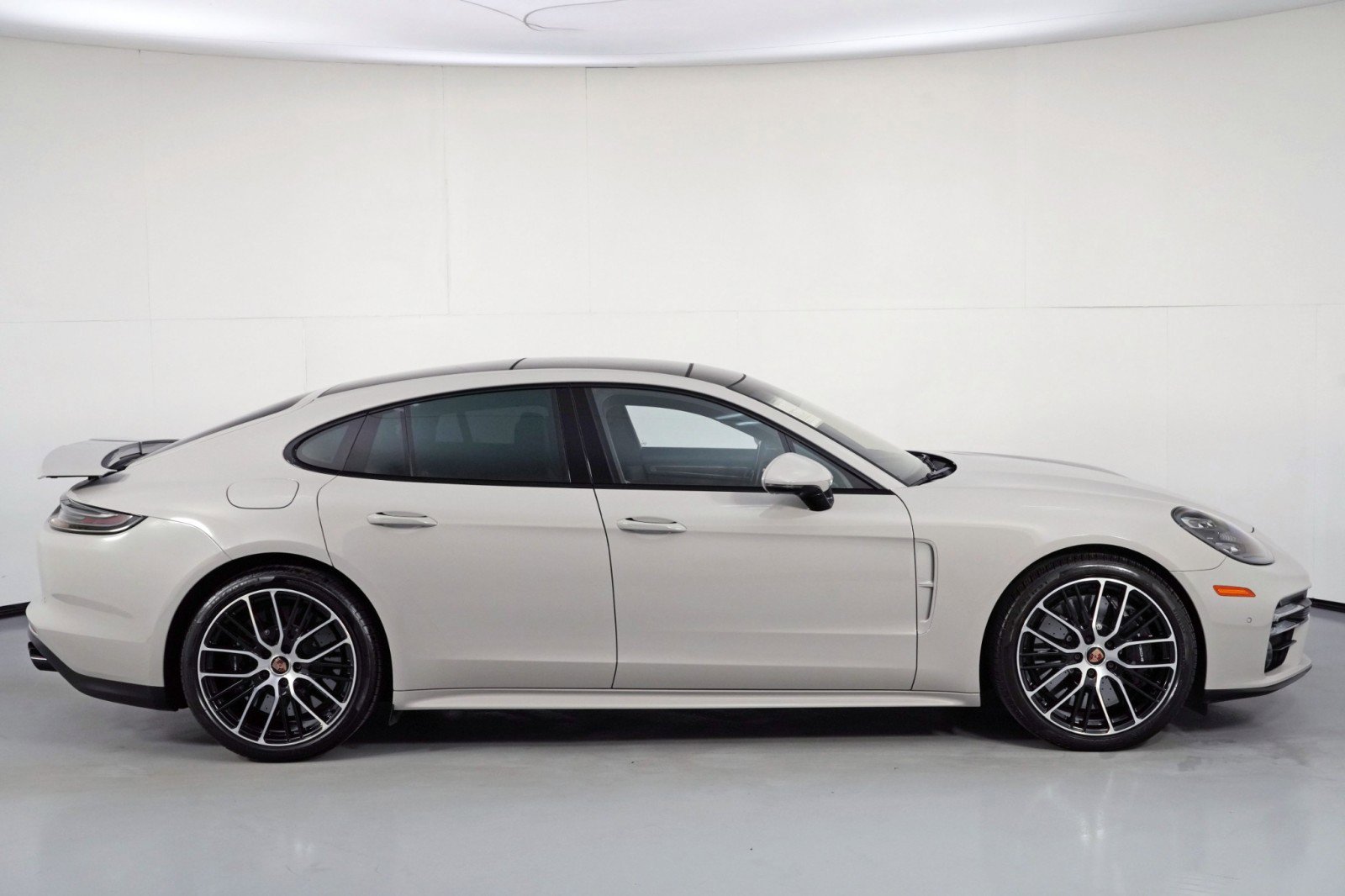 Used 2022 Porsche Panamera Turbo S w/ Premium Package image 59
