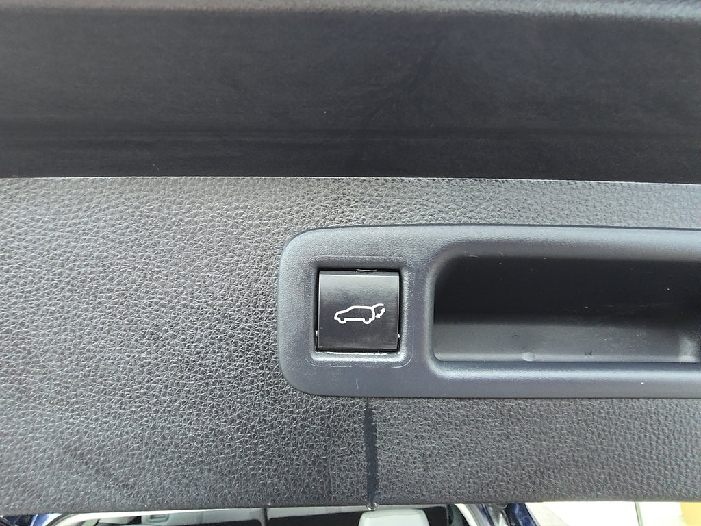 Certified 2021 Toyota Highlander XLE AWD/4WD image 7