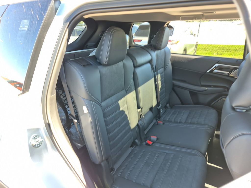 New 2026 Mitsubishi Outlander SE image 46
