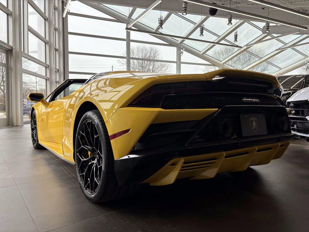 Used 2024 Lamborghini Huracan EVO image 55