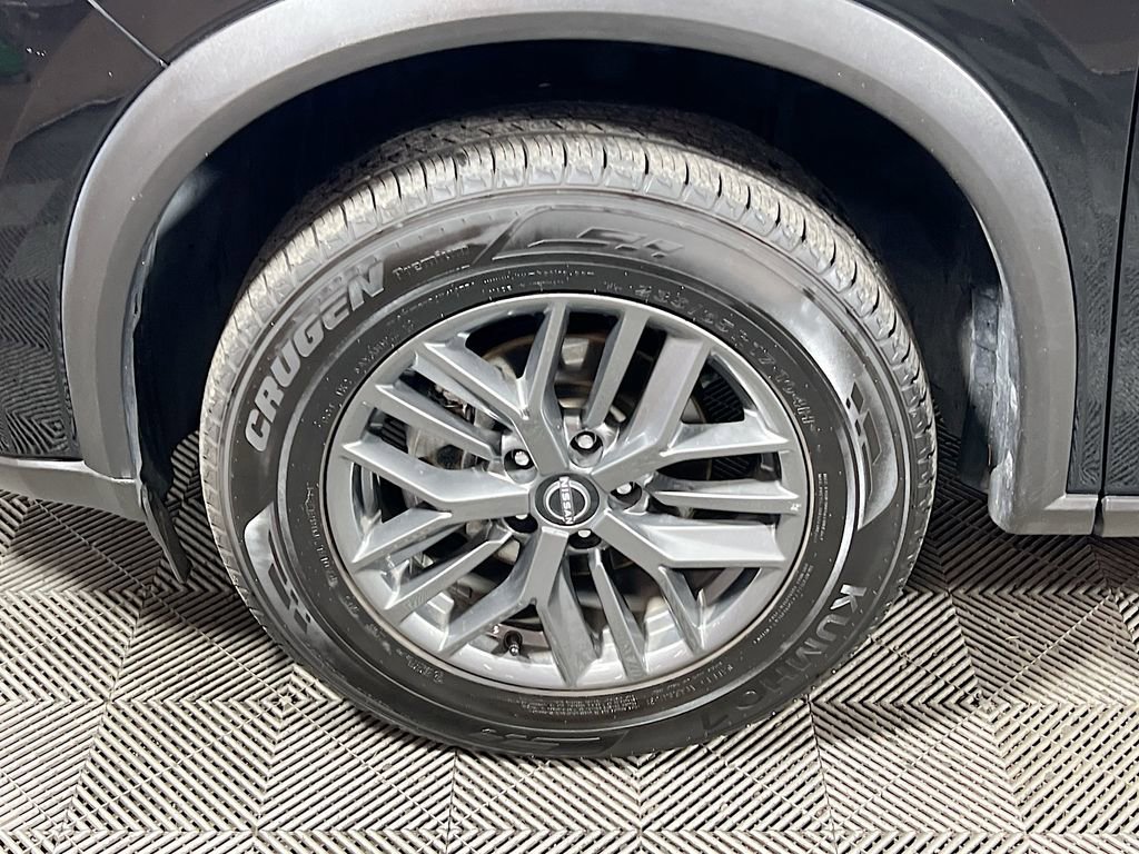 Used 2024 Nissan Rogue S image 25