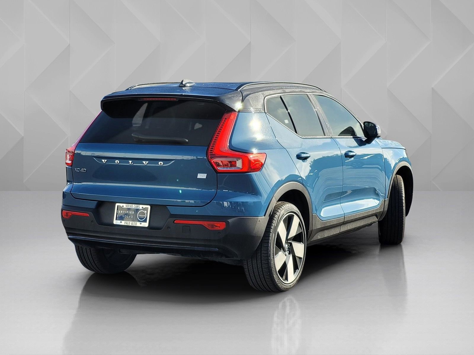 Certified 2023 Volvo XC40 Recharge Ultimate image 6