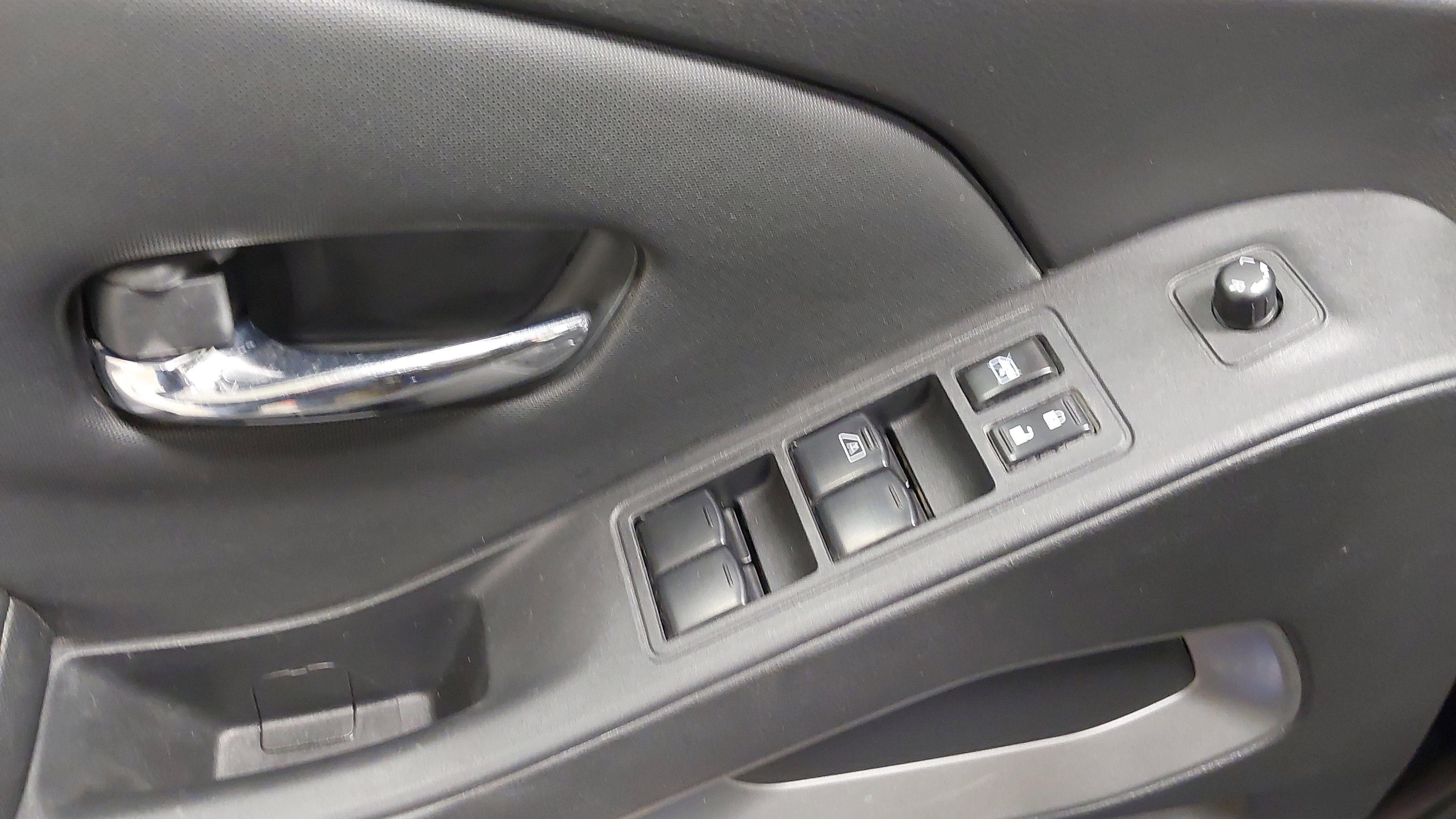 Used 2022 Nissan Frontier SV AWD/4WD image 26