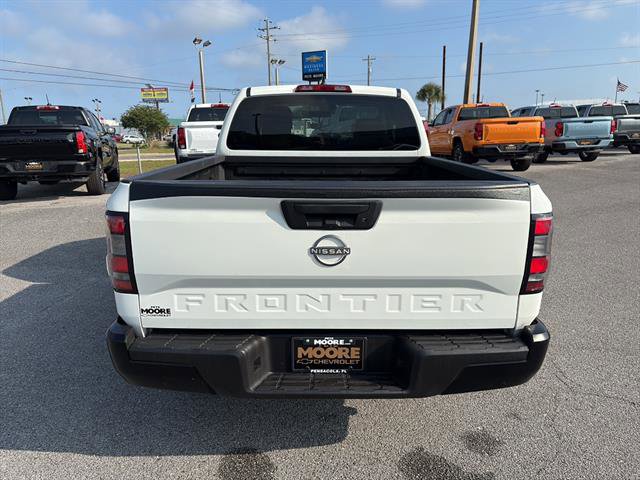 Used 2022 Nissan Frontier S RWD image 7