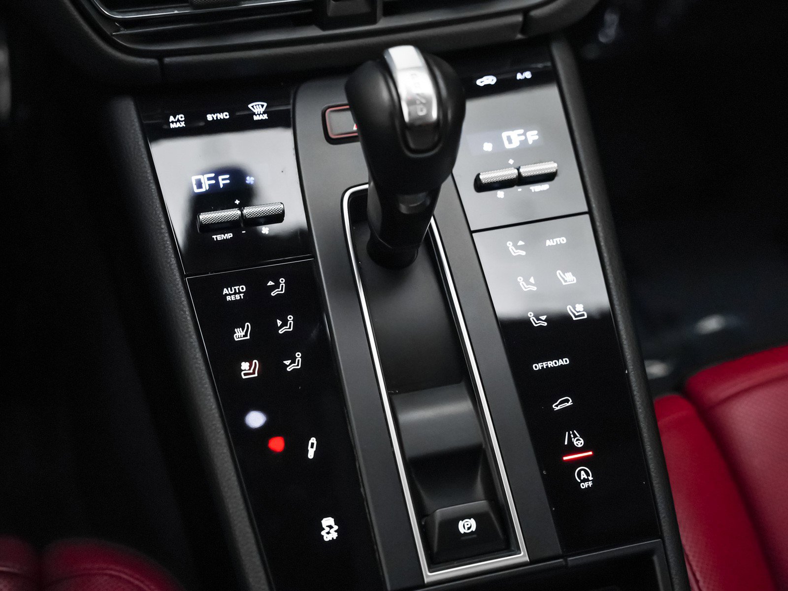 Certified 2024 Porsche Macan image 20