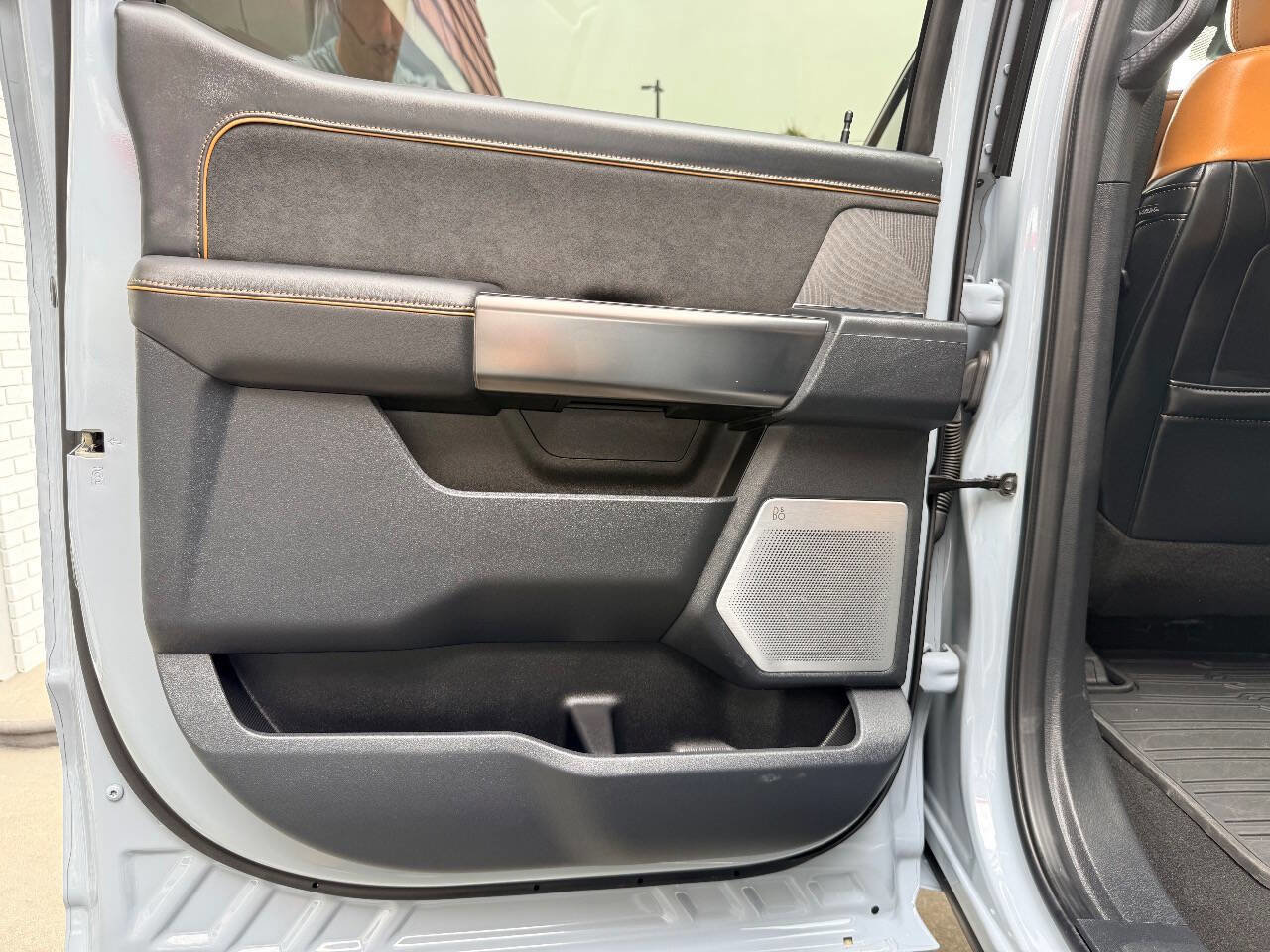 Used 2024 Ford F450 Platinum w/ FX4 Off-Road Package image 37