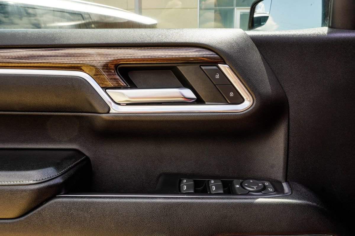 Used 2023 Chevrolet Silverado 1500 LT AWD/4WD image 33