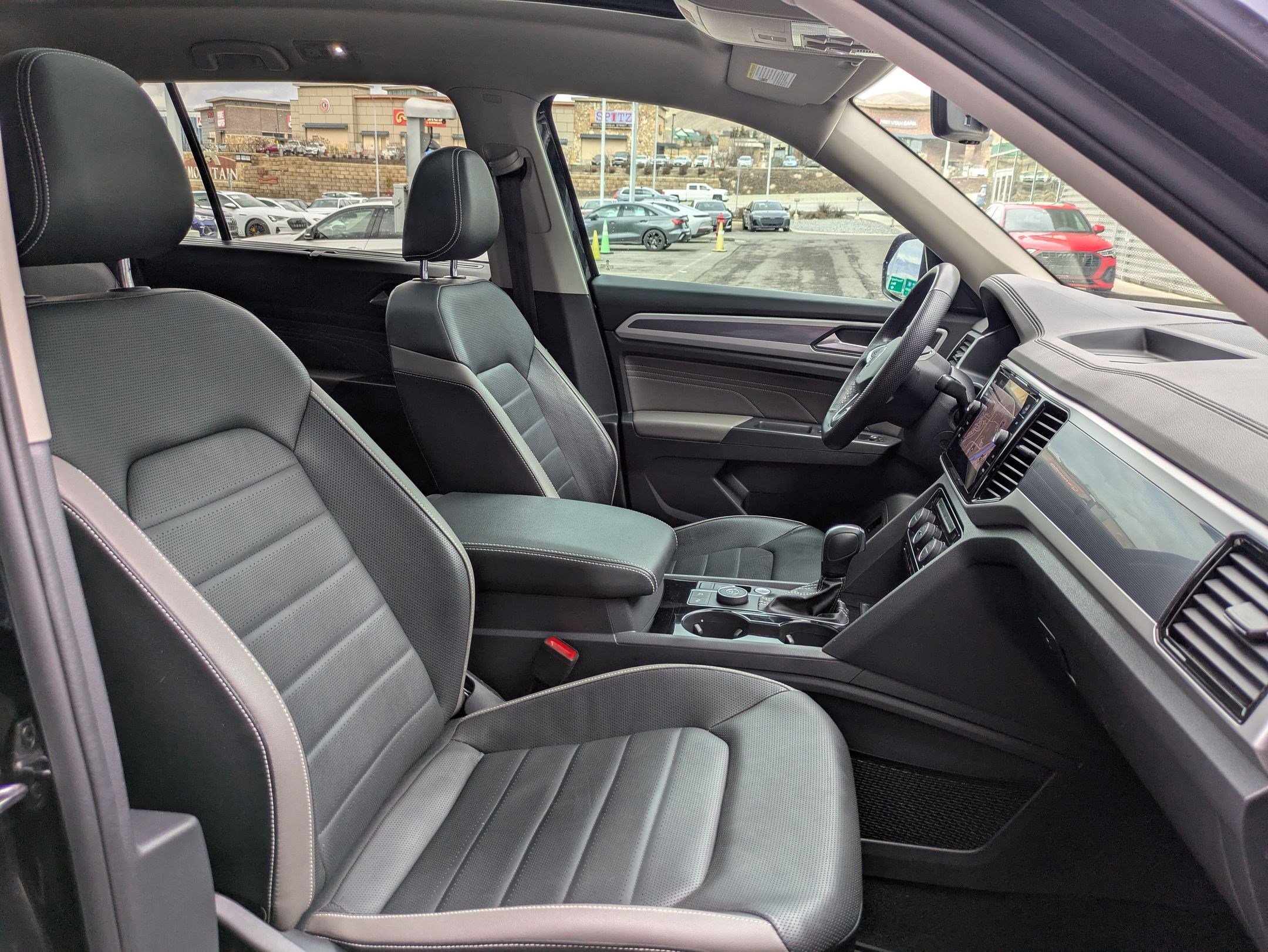 Used 2022 Volkswagen Atlas SEL Premium image 29