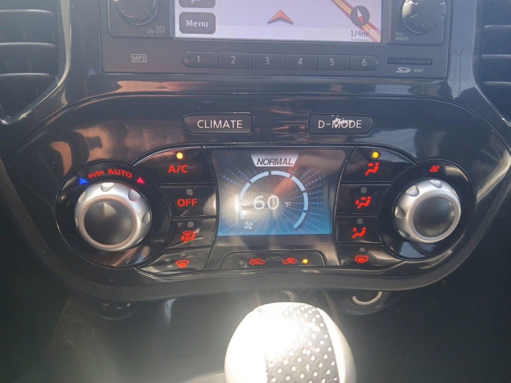 Used 2011 Nissan Juke SL image 22